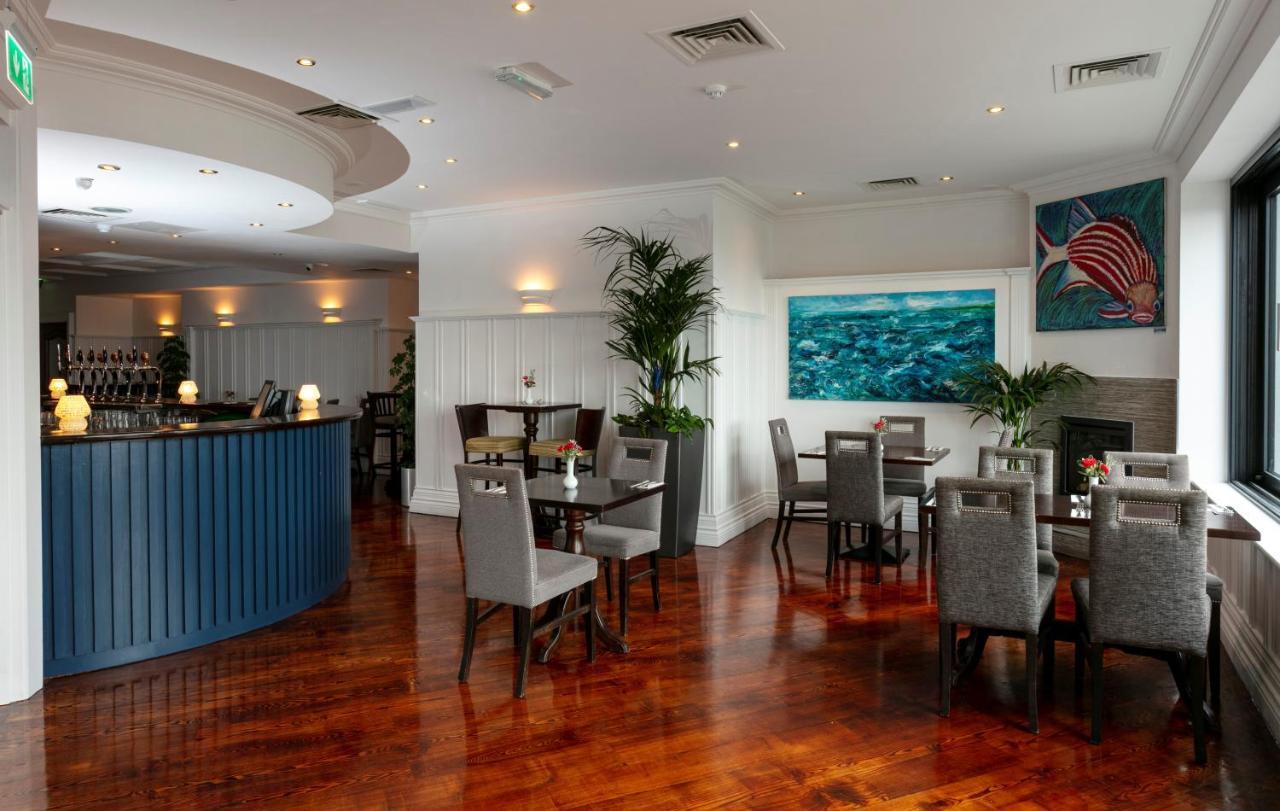 Schull Harbour Hotel & Leisure Centre Exterior photo